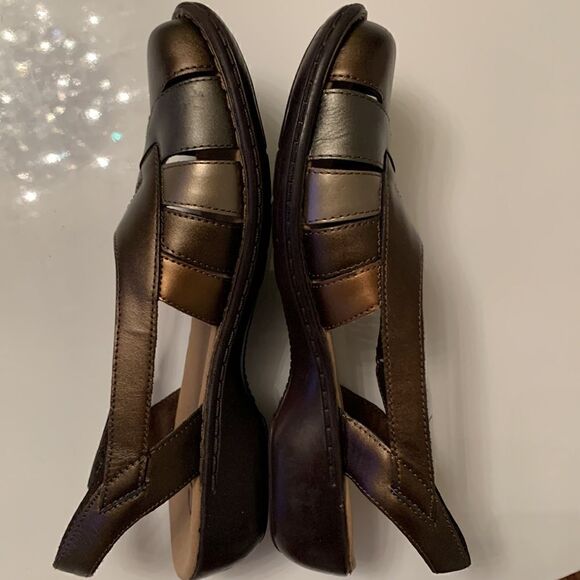 CLARKS Bendables Womens Bronze Leather Sandals. Size 38 - Picture 3 of 8